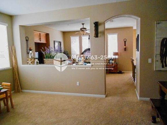 2nd image of 2003 Ferry Cir #103