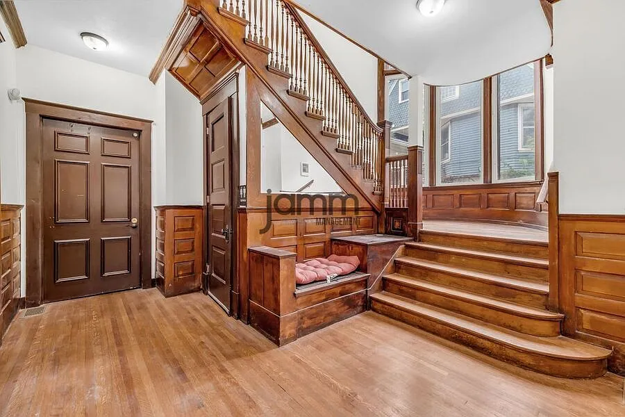 Beautiful 1-bedroom apartment in Cleveland!! — Photo 2
