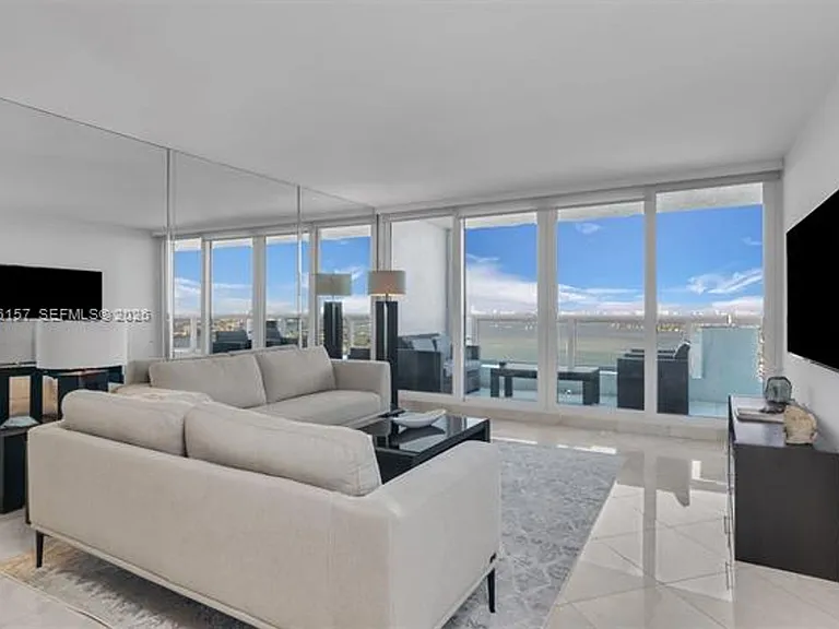 1717 N Bayshore Dr #CU-A-3332 — Photo 3