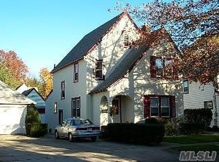75 Holland Ave, Floral Park, NY 11001