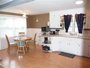 3rd image of 135 Wildwood Pl