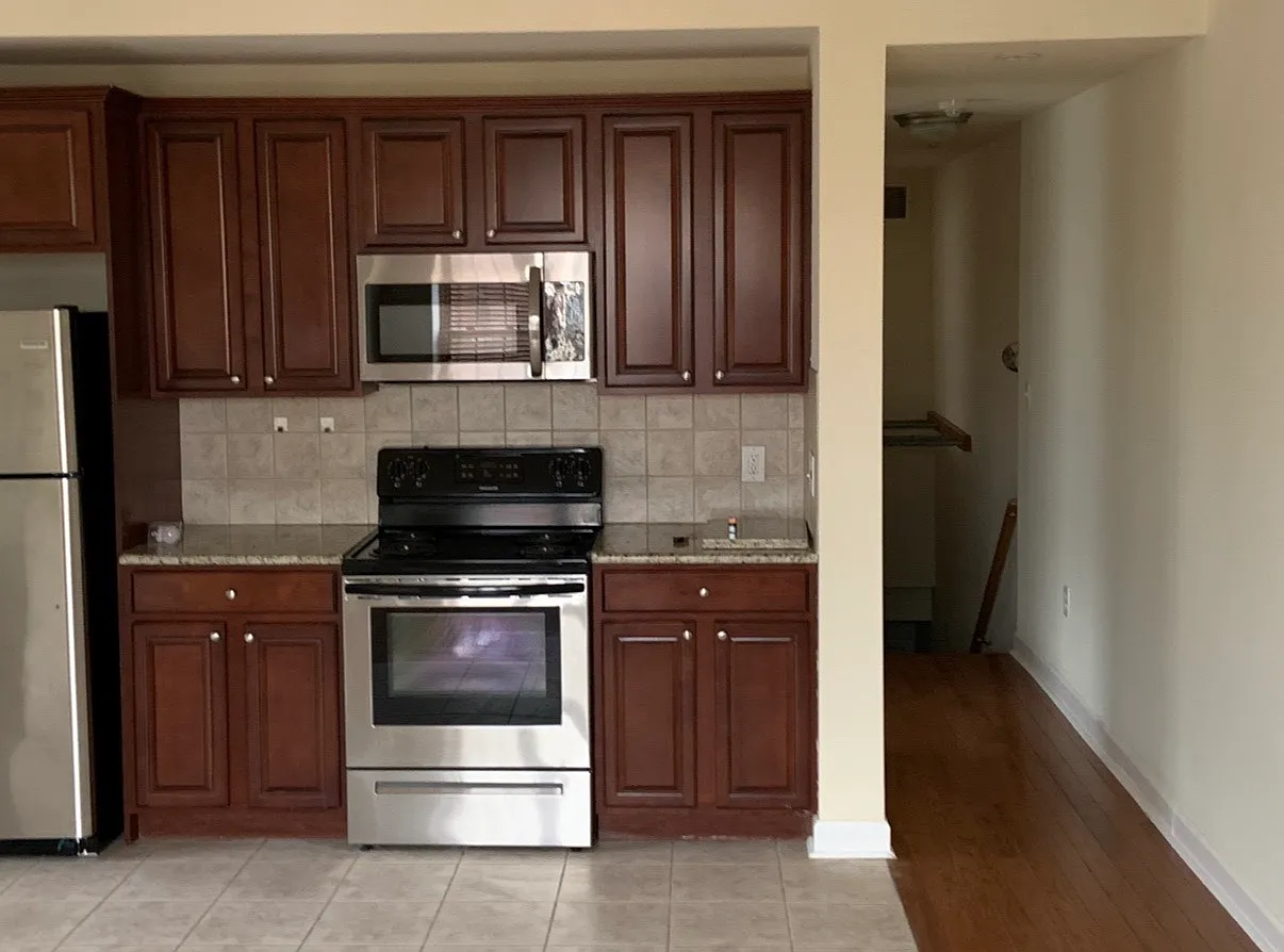 2 bed, 1700 sqft, $1,550 — Photo 3