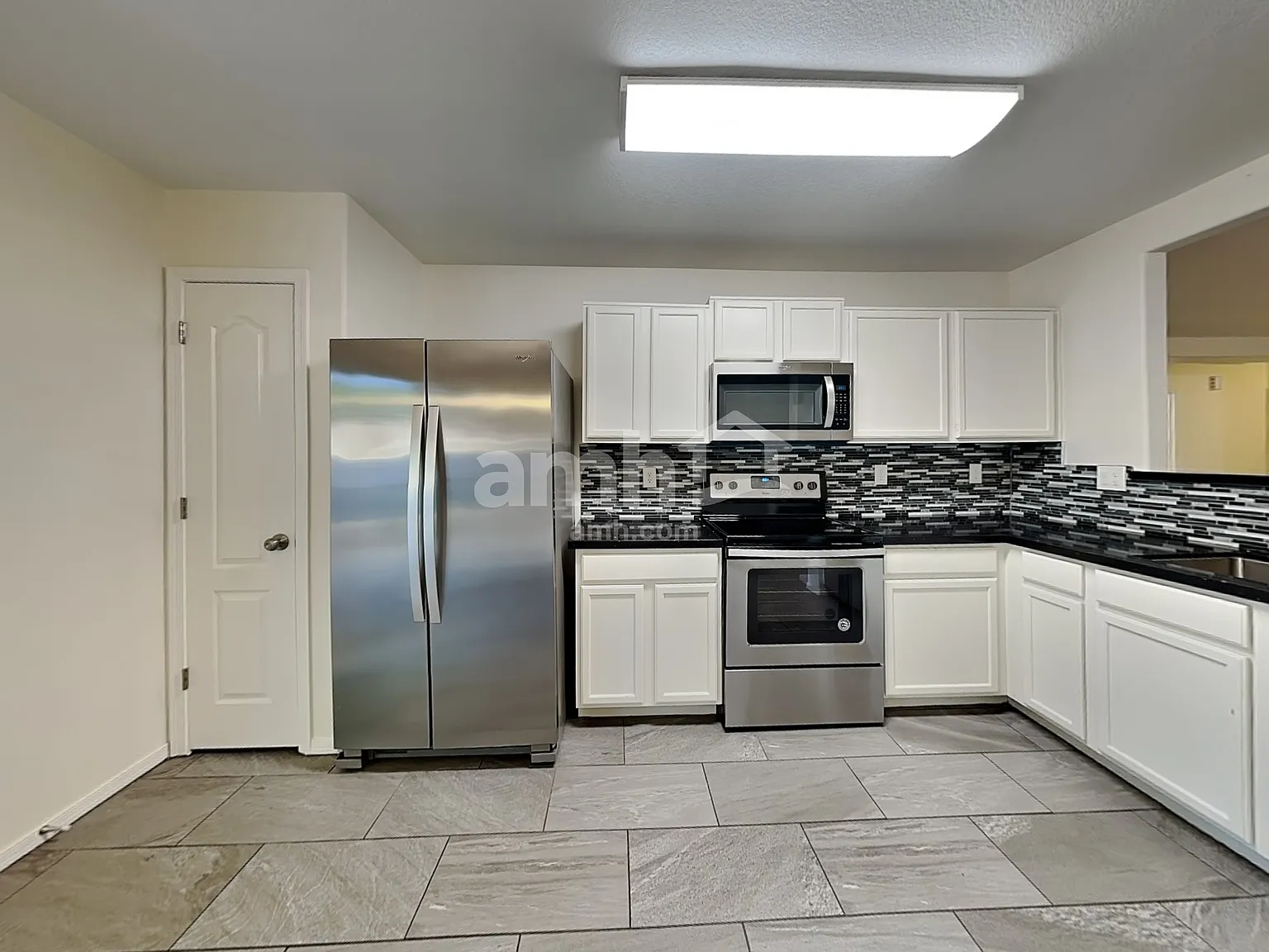 4 bed, 2.0 bath, 1524 sqft, $2,360 — Photo 3