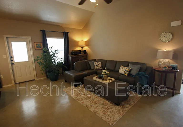151 Joanne Cv — Photo 5