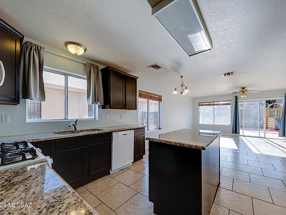 5th image of 9096 E Muleshoe St