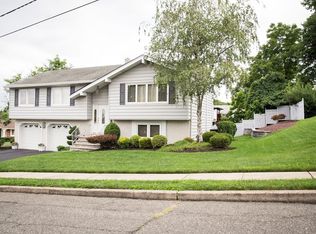 30 Pamela Dr, Totowa, NJ
