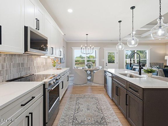 5th image of 5113 Gregory Rd
