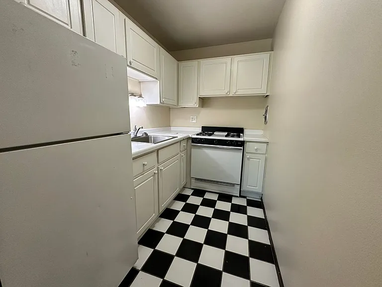 Ariel Place — Photo 18