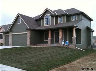 4210 Edgerton Dr, Bellevue, NE 68123