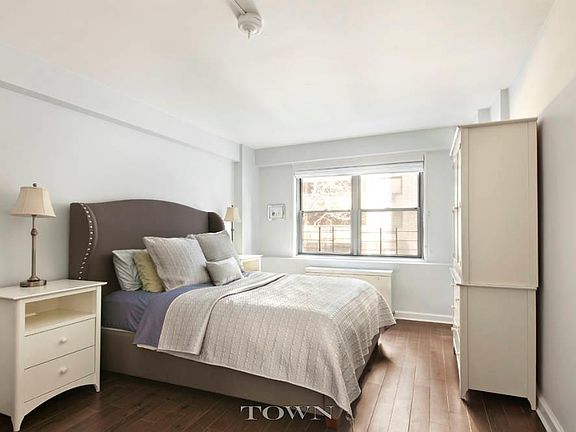 2nd image of 10 W 15th St APT 206