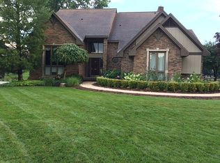 35975 King Edward Dr, Farmington Hills, MI