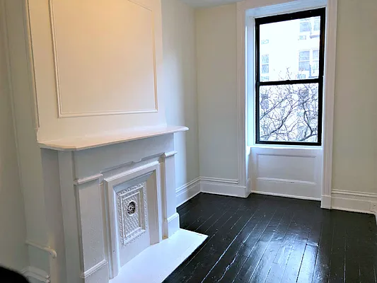 Rented by Metropolitan Equities | media 3