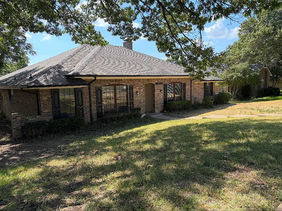 3912 Bandera Dr