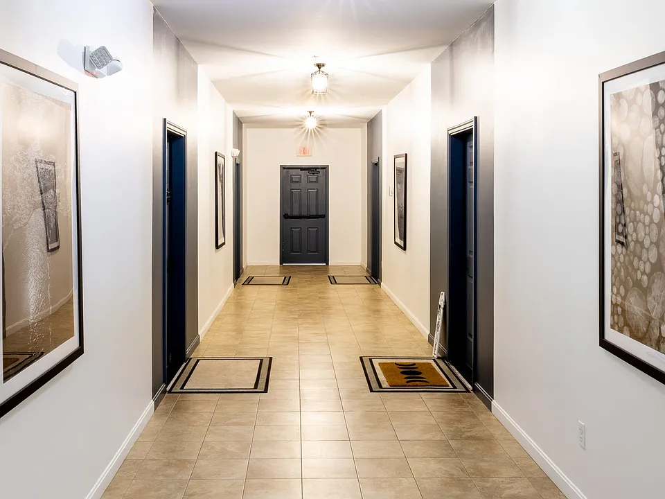 4 Commonwealth Dr