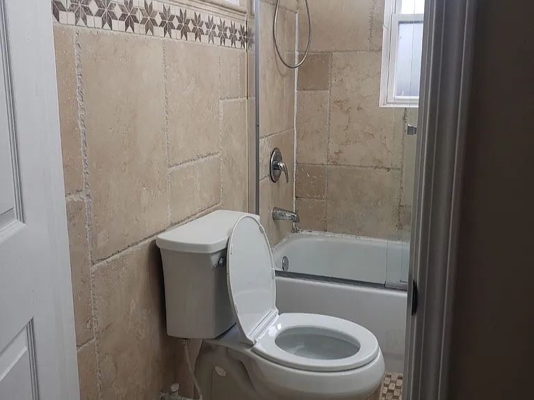 2816 S 50th Ct — Photo 4