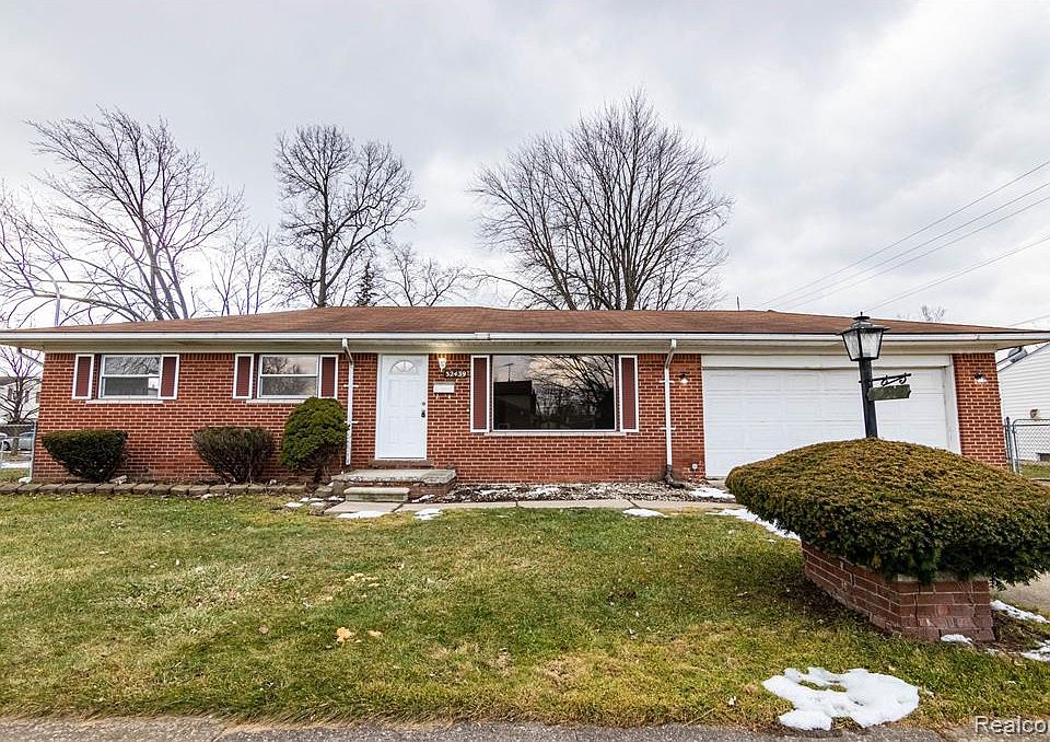 1st image of 32439 Hiveley St