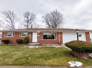 32439 Hiveley St, Westland, MI 48186
