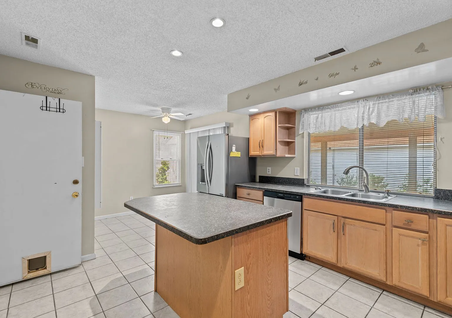 Charming 3-Bedroom Ranch in Quiet Chesapeake Cul-de-Sac — Photo 4