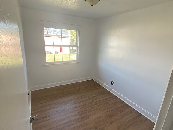 5th image of 806 Enterprise Rd #8B