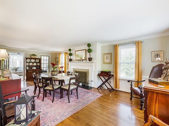 4th image of 3609 Willow Lawn Dr