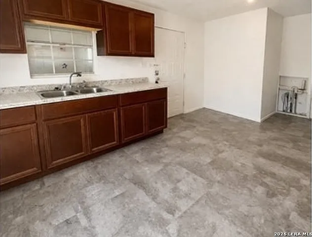 217 N Park Ave — Photo 11