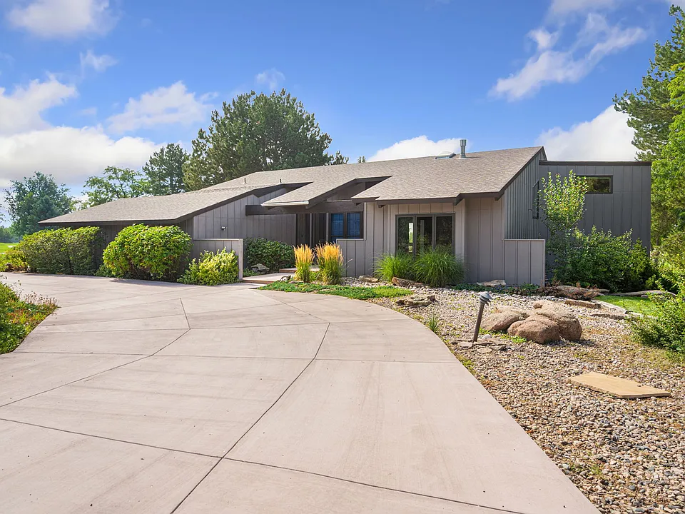 1505 Richards Lake Rd