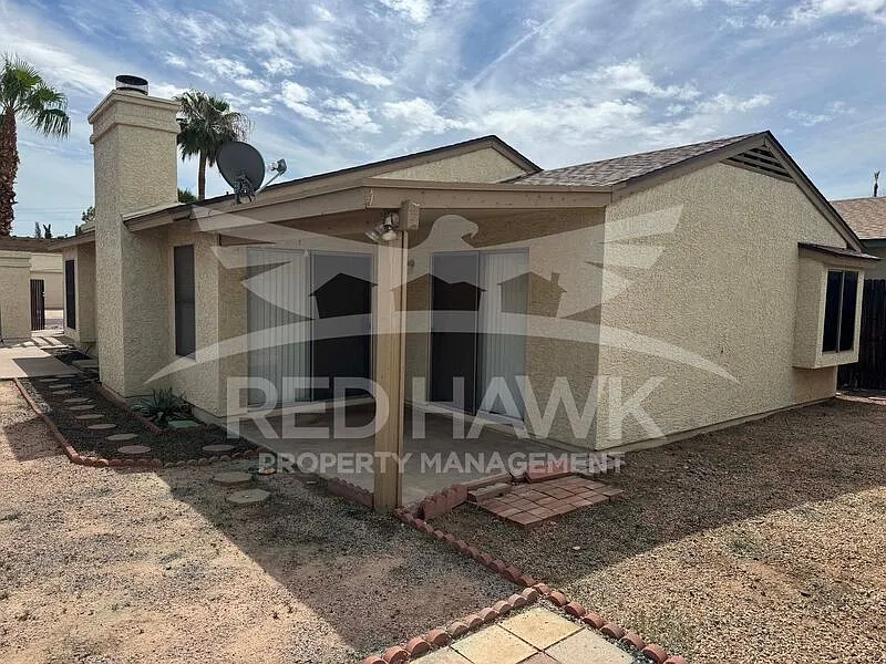3 bed, 2.0 bath, 1156 sqft, $1,895 — Photo 4