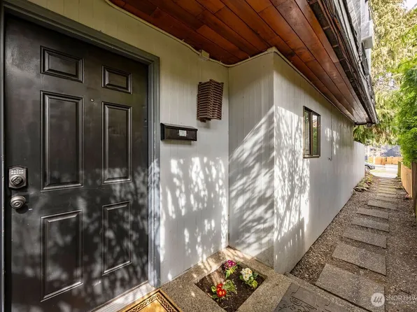 4407 Thackeray Place NE, Seattle, WA 98105