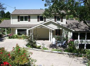 24 La Cuesta Rd, Orinda, CA 94563