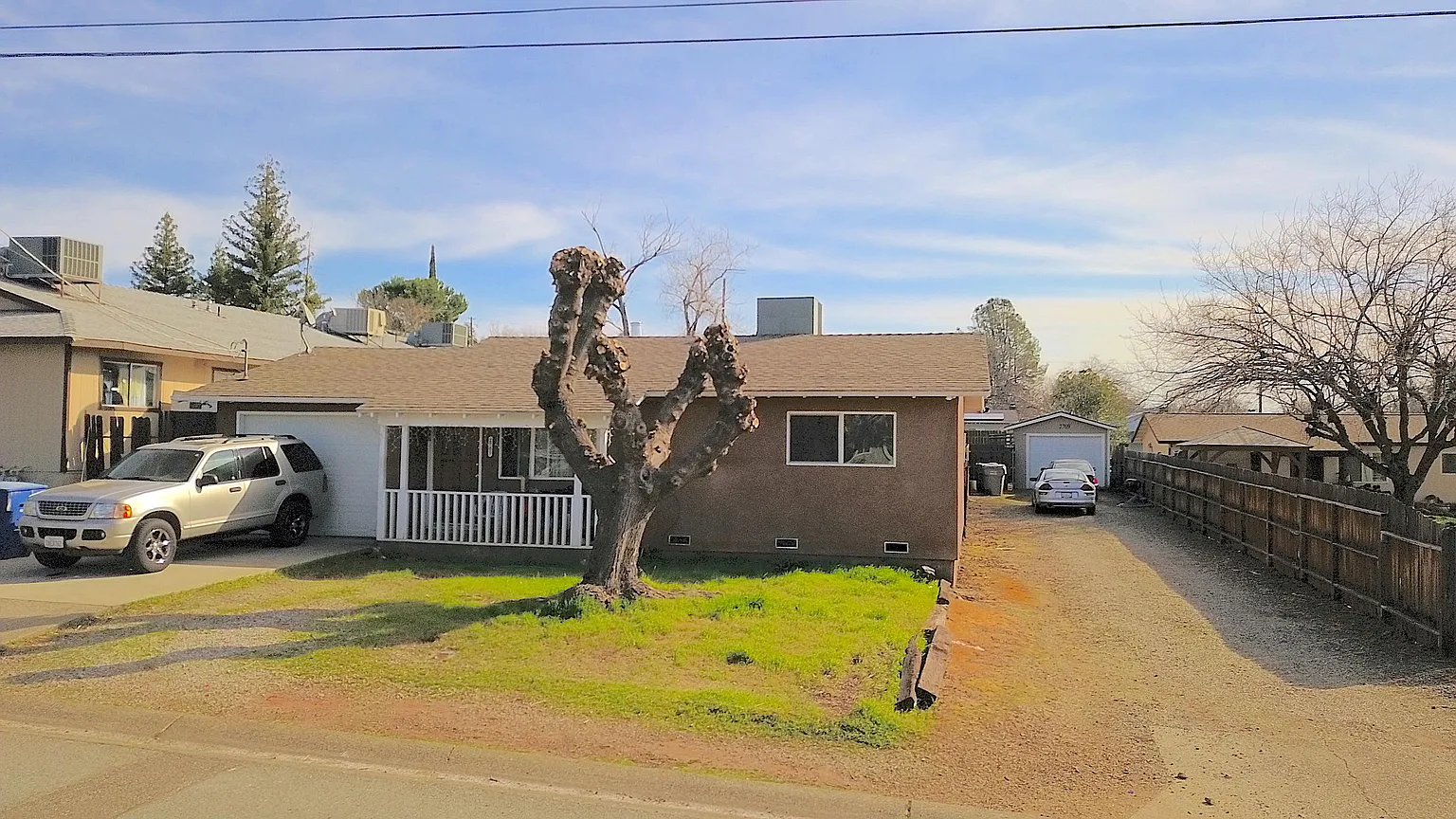 2705 Heather Ln photo 1