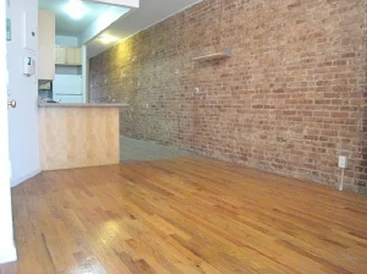 Rented by Cooper & Cooper Real Estate | media 8