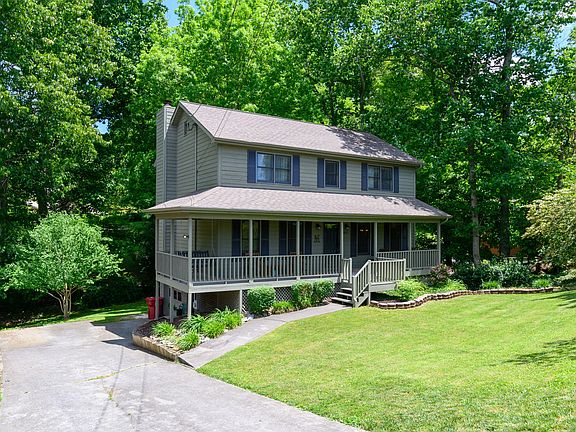 3rd image of 4002 Bradford Ct