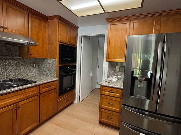 4th image of 2264 Gladwin Dr