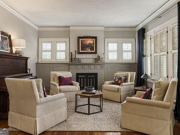 2nd image of 1071 Green Street Cir