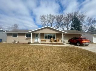1486 Lindale Ln, Green Bay, WI 54313