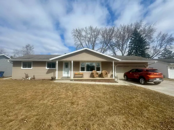 1486 Lindale Ln, Green Bay, WI 54313