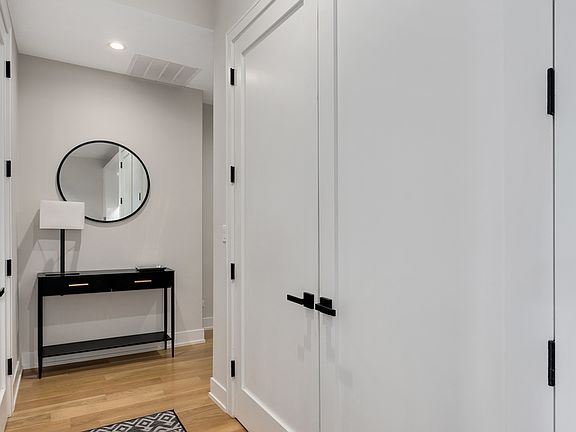 2nd image of 1938 W Augusta Blvd APT 204