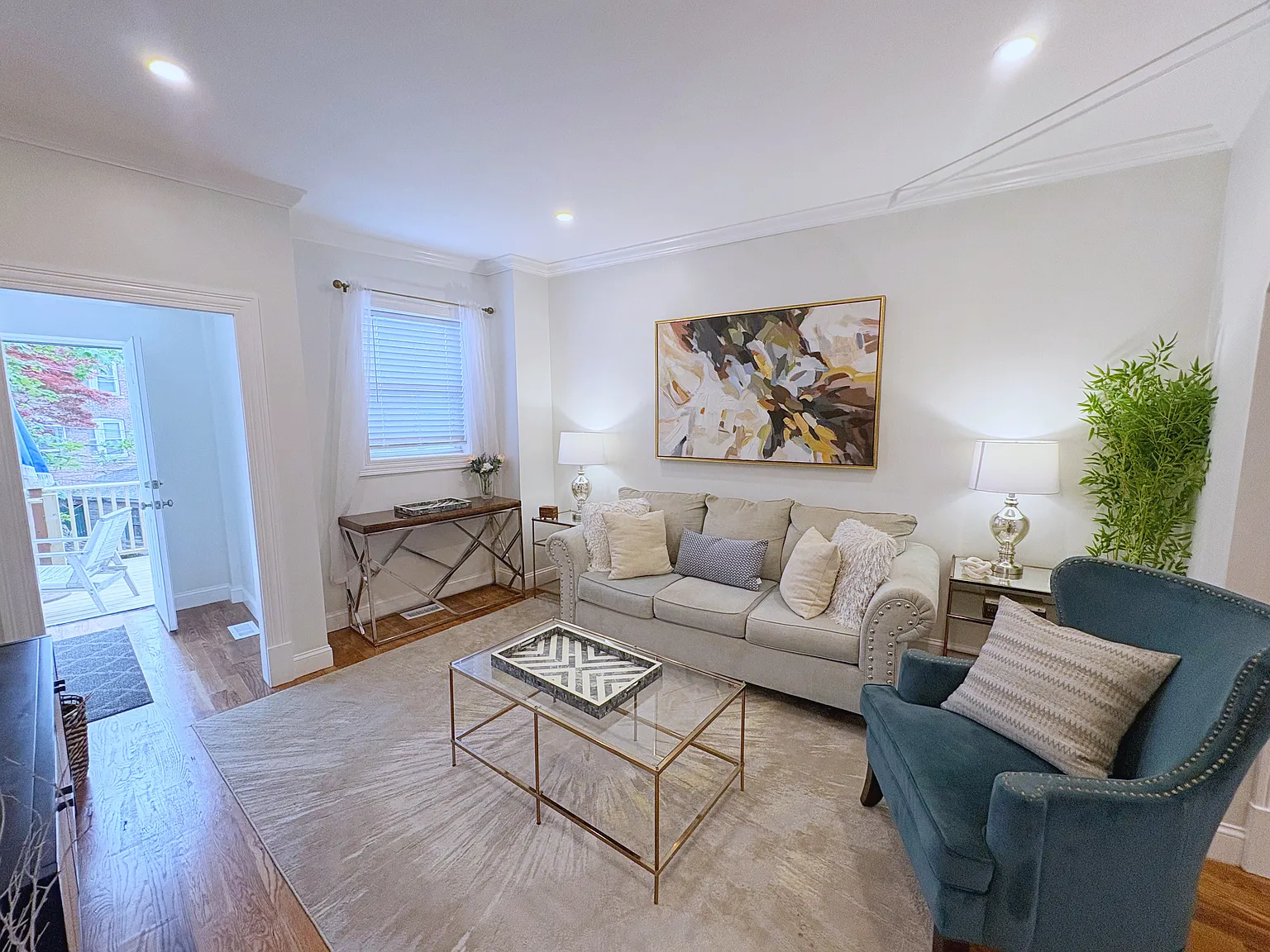 2 bed, 850 sqft, $7,350 — Photo 4