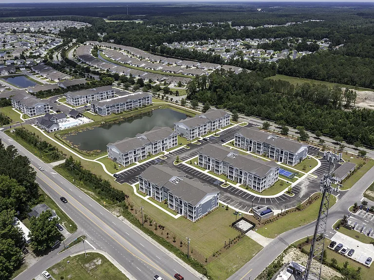 Anchor Pointe Apartments — Photo 28