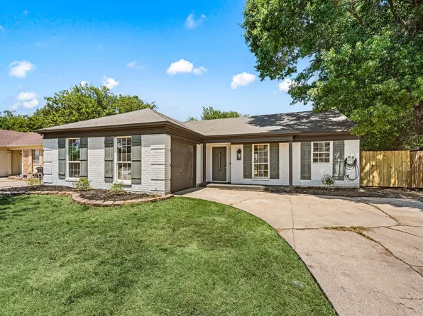 7008 Shadow Bend Dr, Fort Worth, TX 76137