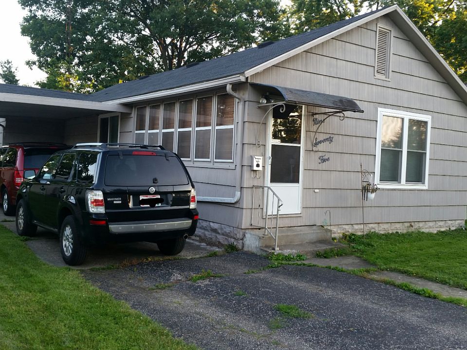 1st image of 975 Woodlawn Ave