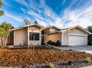 8260 Woodlake Hills Dr, Orangevale, CA 95662