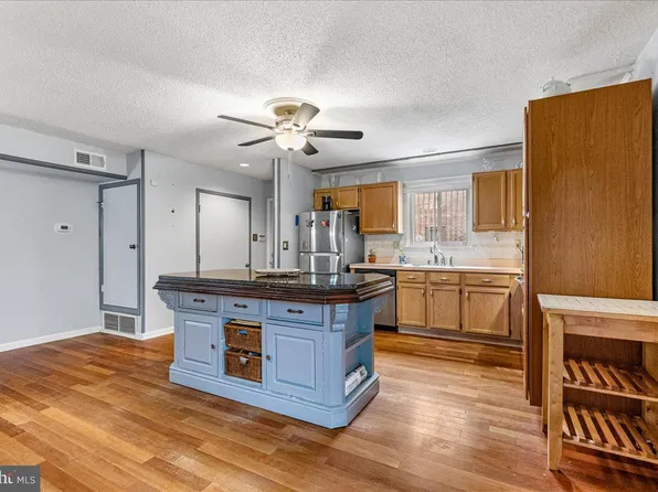 703 Meadow Woods Ln, Lawrence Township, NJ 08648