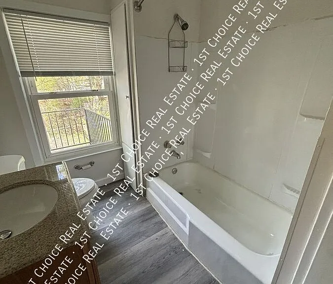 1012 Ontario St — Photo 14