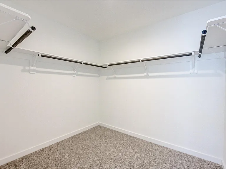 8038 Tropea Dr — Photo 32