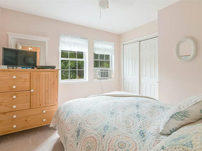 530 Stillwater Ave — Photo 7