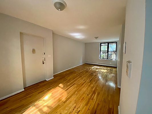 3rd image of 148 Parkside Ave APT 2