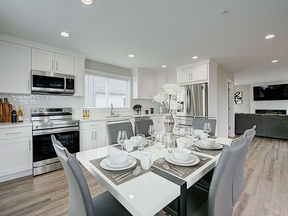 4th image of 4716 Grove St #103