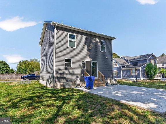 3rd image of 11679 Beckford Ave