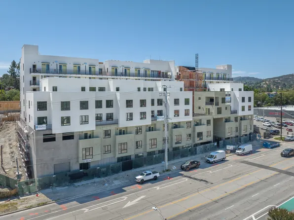 Woodlake Apartments